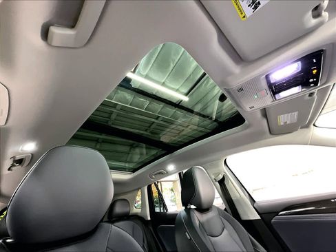 New 2026 Volkswagen Tiguan SE image 29