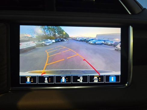 Used 2021 GMC Yukon Denali w/ Denali Premium Package image 24