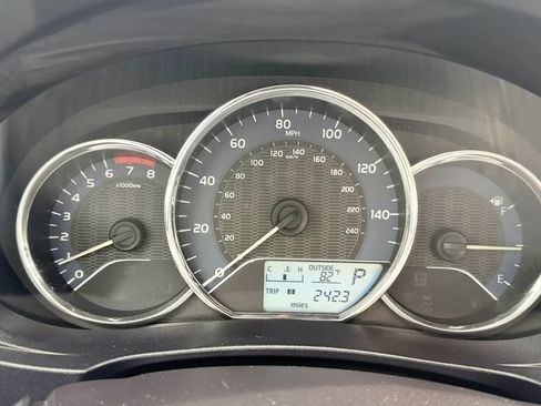 Used 2015 Toyota Corolla LE FWD image 15