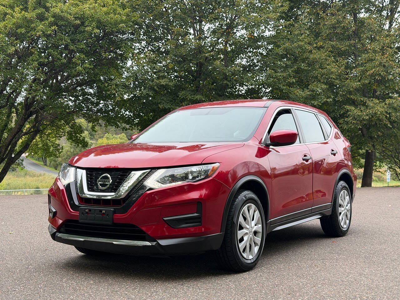 Used 2017 Nissan Rogue S AWD/4WD image 8