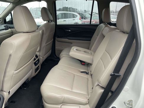 Used 2018 Honda Pilot Touring image 9