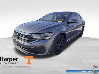 Used 2023 Volkswagen Jetta SE w/ Panoramic Sunroof Package