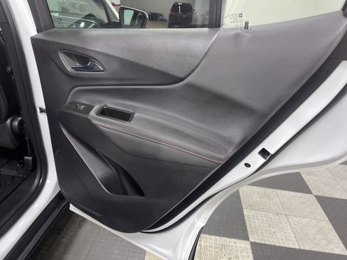 Used 2022 Chevrolet Equinox RS w/ LPO, Floor Liner Package image 19