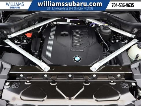 Used 2022 BMW X5 xDrive40i w/ Parking Assistance Package AWD/4WD image 45