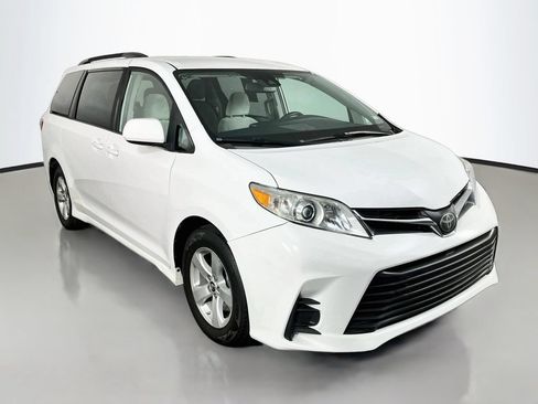 Used 2020 Toyota Sienna LE FWD image 4