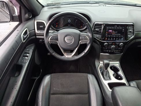 Used 2021 Jeep Grand Cherokee Laredo X AWD/4WD image 12