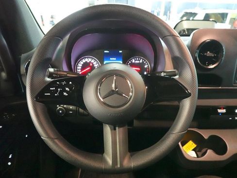 Used 2025 Mercedes-Benz Sprinter 2500 image 11