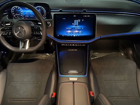 New 2026 Mercedes-Benz E 53 AMG e 4MATIC Sedan image 15