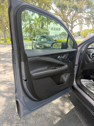 Used 2024 Chevrolet Blazer EV LT AWD/4WD image 10