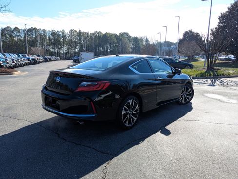 Used 2017 Honda Accord EX-L image 5