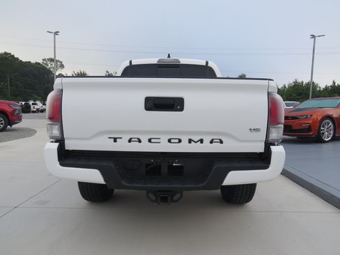 Used 2023 Toyota Tacoma TRD Sport AWD/4WD image 5