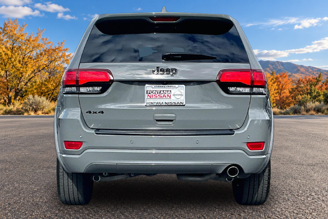 Used 2020 Jeep Grand Cherokee Laredo AWD/4WD image 5