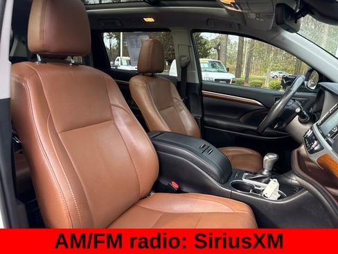 Used 2019 Toyota Highlander AWD Hybrid image 25