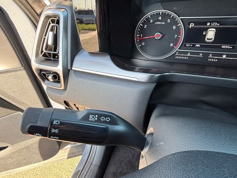 Certified 2023 Kia Sorento LX FWD image 24