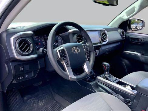 Used 2023 Toyota Tacoma SR5 RWD image 17