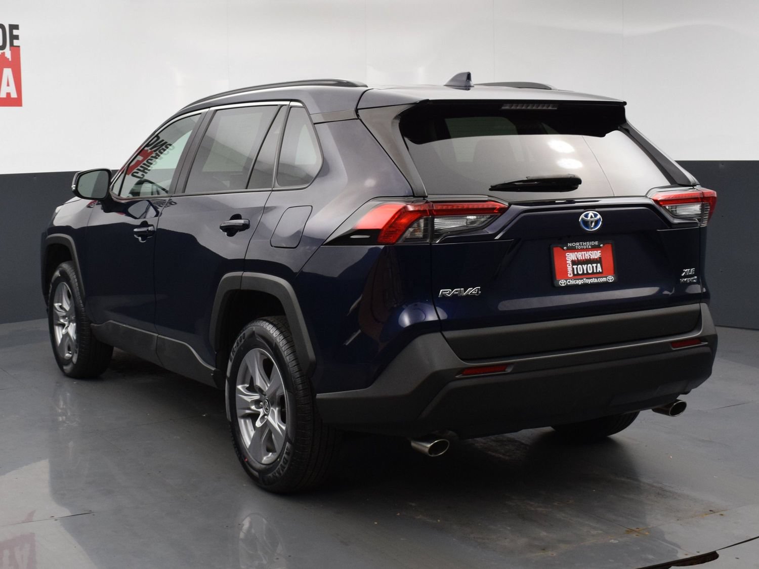 Used 2022 Toyota RAV4 XLE AWD/4WD image 3