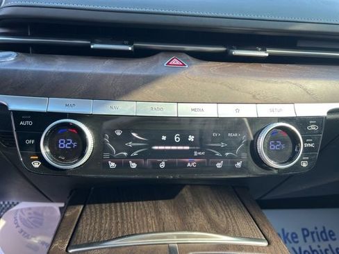 Used 2023 Genesis G80 image 22