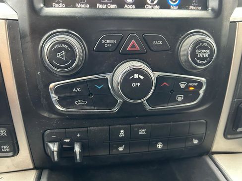 Used 2016 RAM 1500 Classic SLT w/ Luxury Group image 25