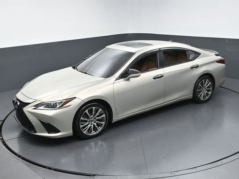Used 2019 Lexus ES 300h w/ Premium Package FWD image 37