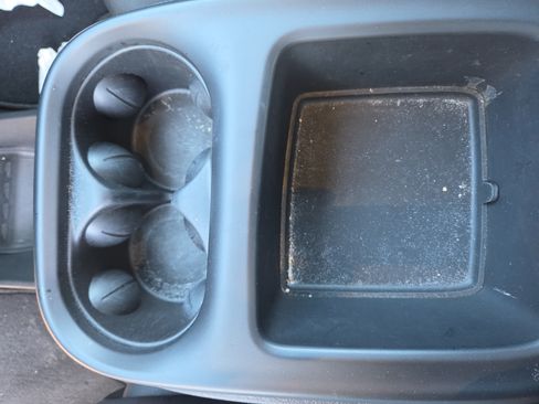 Used 2025 Chrysler Pacifica Select FWD image 9