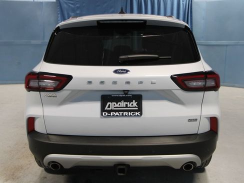 Used 2025 Ford Escape SE w/ Class II Trailer Tow Package image 33
