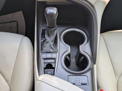 Used 2021 Toyota Camry XLE w/ Navigation Package FWD image 17