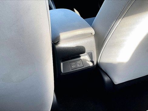 Used 2024 Toyota Corolla LE FWD image 31