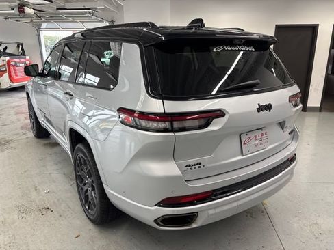 Used 2025 Jeep Grand Cherokee L Summit AWD/4WD image 6