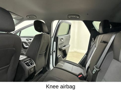 Used 2025 Chevrolet Blazer LT FWD image 32