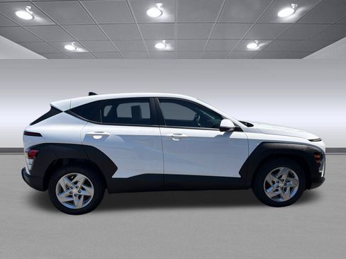 Used 2026 Hyundai Kona SE FWD image 4