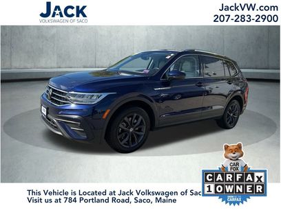 Used 2022 Volkswagen Tiguan SE w/ Panoramic Sunroof Package