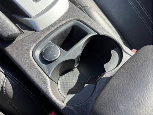 Used 2014 Ford Focus SE w/ Equipment Group 201A image 26