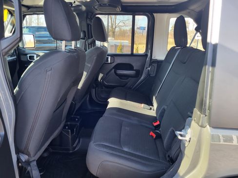 Used 2020 Jeep Wrangler Unlimited Sport image 16