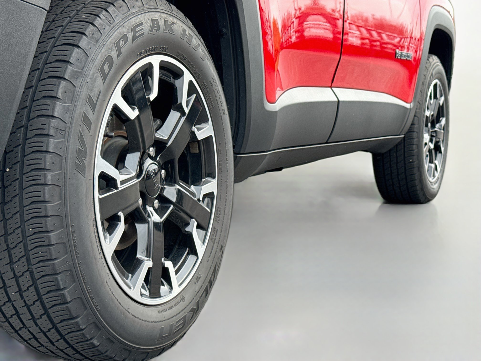 Used 2023 Jeep Renegade Latitude AWD/4WD image 9