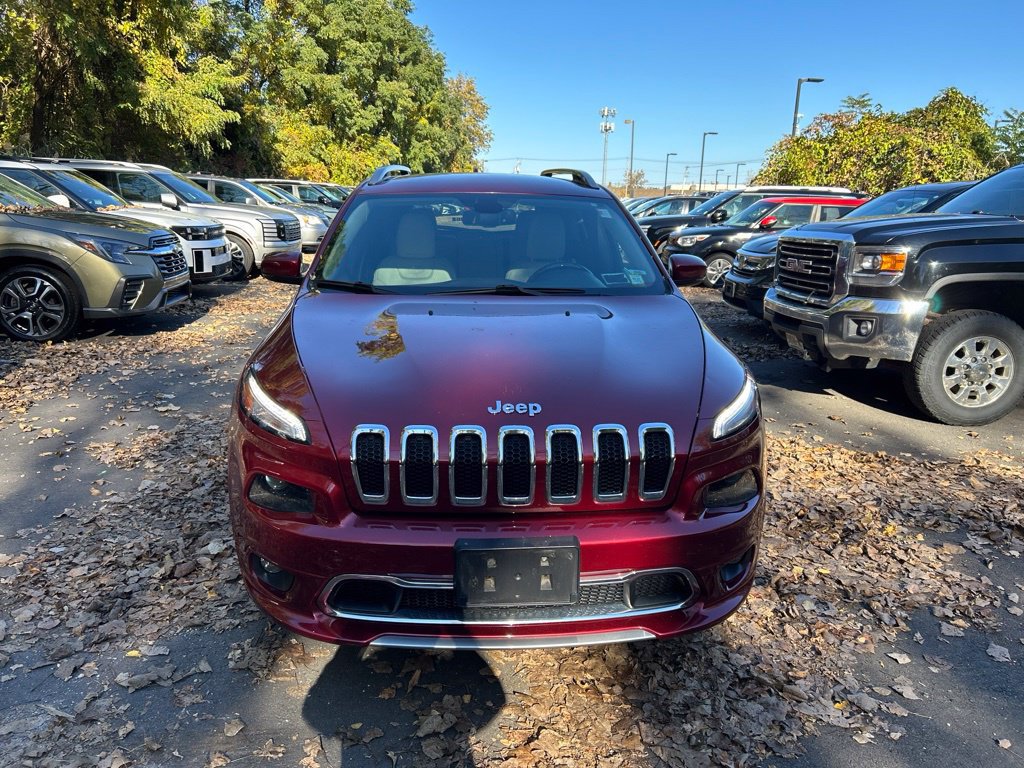 Used 2017 Jeep Cherokee Overland AWD/4WD image 9