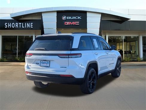 Used 2023 Jeep Grand Cherokee Limited w/ Black Appearance Package image 3