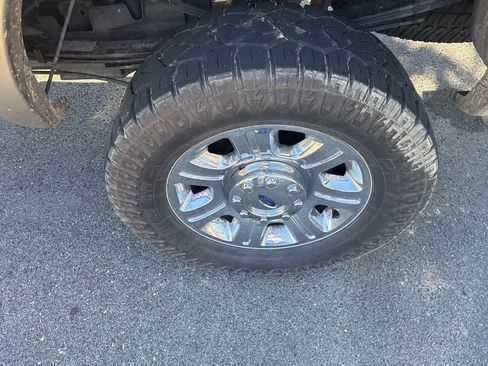 Used 2013 Ford F250 Lariat w/ Chrome Pkg image 8