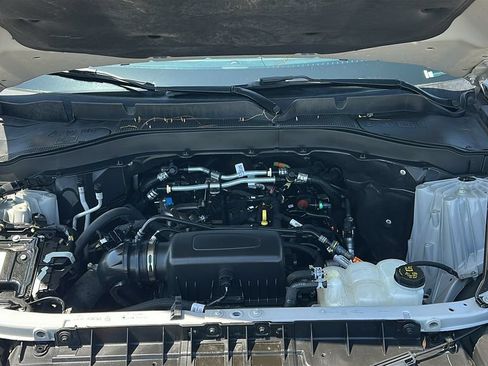 Used 2023 Ford Explorer XLT w/ Equipment Group 202A RWD image 3