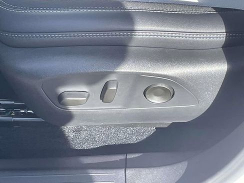 Used 2025 Chevrolet Equinox EV LT image 15