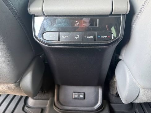 Used 2026 Toyota Highlander XLE AWD/4WD image 24