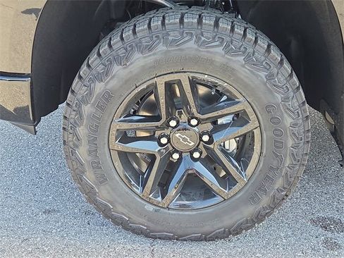 New 2025 Chevrolet Silverado 1500 Custom Trail Boss image 9