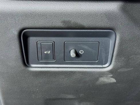 Used 2023 Jaguar F-PACE S image 10