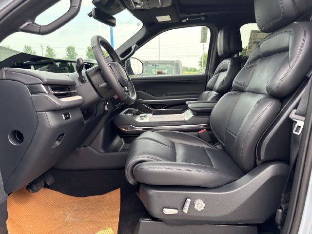 New 2027 Lincoln Navigator Reserve w/ Jet Appearance Package AWD/4WD image 21