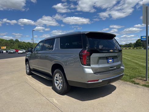 New 2026 Chevrolet Suburban LS AWD/4WD image 5