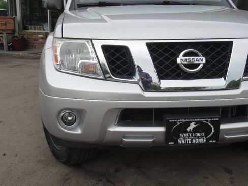 Used 2019 Nissan Frontier SV w/ Value Truck Package AWD/4WD image 3