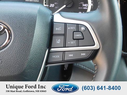 Used 2023 Toyota Highlander XSE image 17