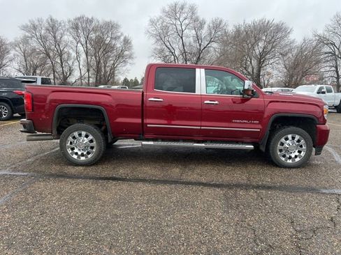 Used 2019 GMC Sierra 2500 Denali w/ Duramax Plus Package image 8