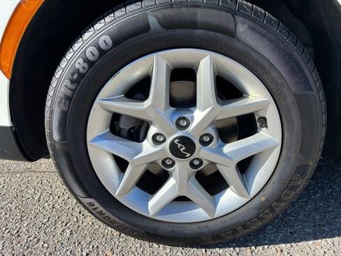 Used 2024 Kia Soul LX w/ Option Group 015 image 9