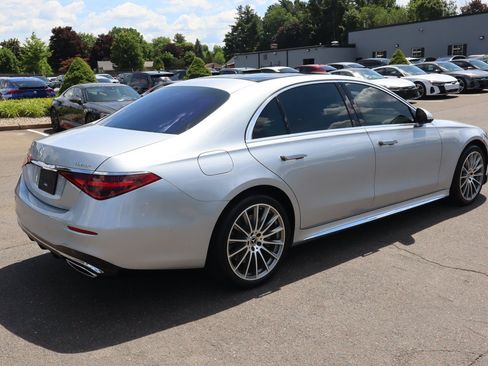 Used 2022 Mercedes-Benz S 500 4MATIC w/ AMG Line Package image 5