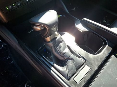 Certified 2024 Lexus ES 350 w/ Premium Package FWD image 16